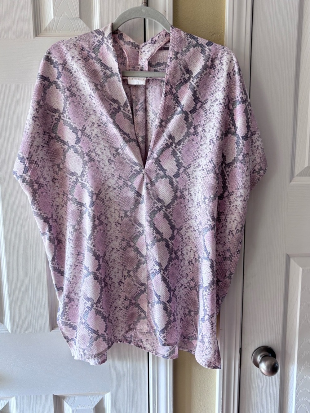 Karlie Mauve & Gray Snakeskin V-Neck Blouse